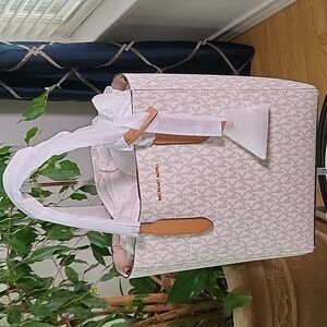 ✨NWT MICHAEL KORS SINCLAIR SM SHOPPER TOTE🔥SUPER CUTE🥰CLASSY & SASSY❣️